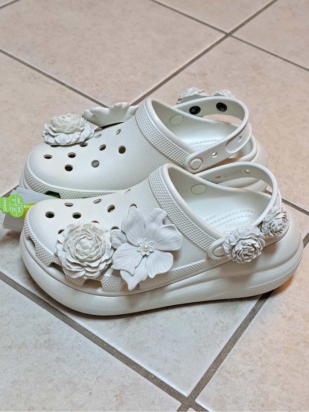 Crocs Crush Bouquet Clog - Women's size 9 (VERY RARE CROC)